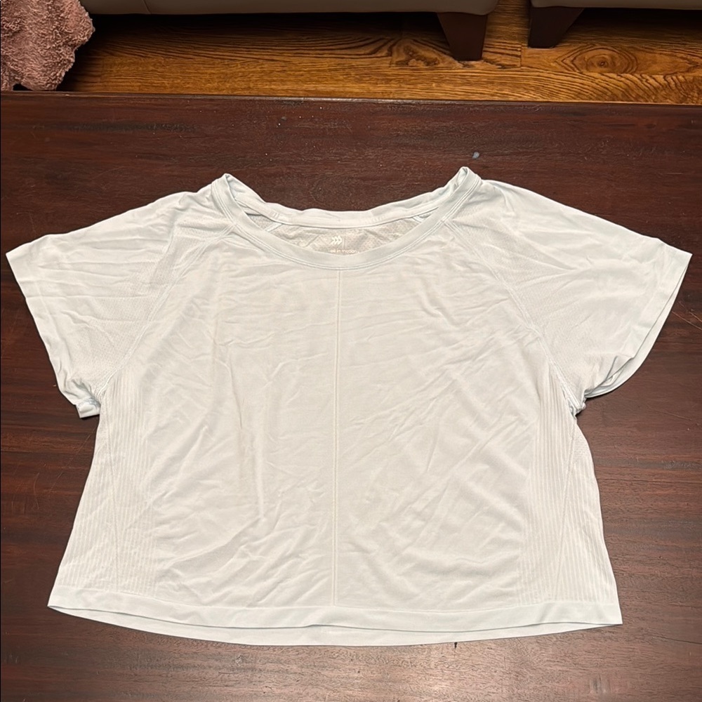 All in Motion light blue sweat wicking cropped workout shirt size XL
